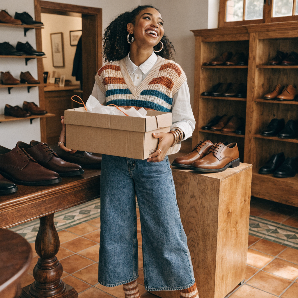 Client satisfait portant des chaussures Salamander en cuir de qualité